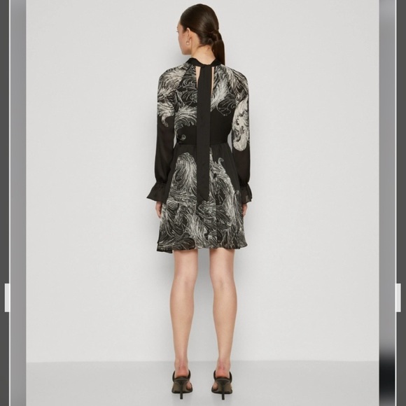 Ted Baker Jazmyna Tie Neck Pleat Mini Dress
in Black Floral Size US 4 / Ted 1 - Picture 3 of 12